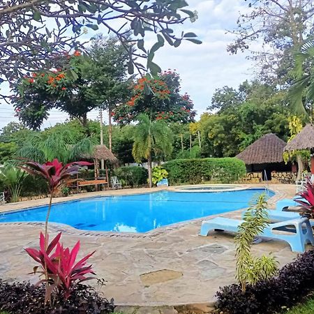 Oasis Diani Beach Villas Εξωτερικό φωτογραφία